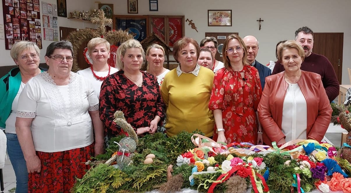 palmy wielkanocne, zające, wyplatanie, Sołectwo Muszynka