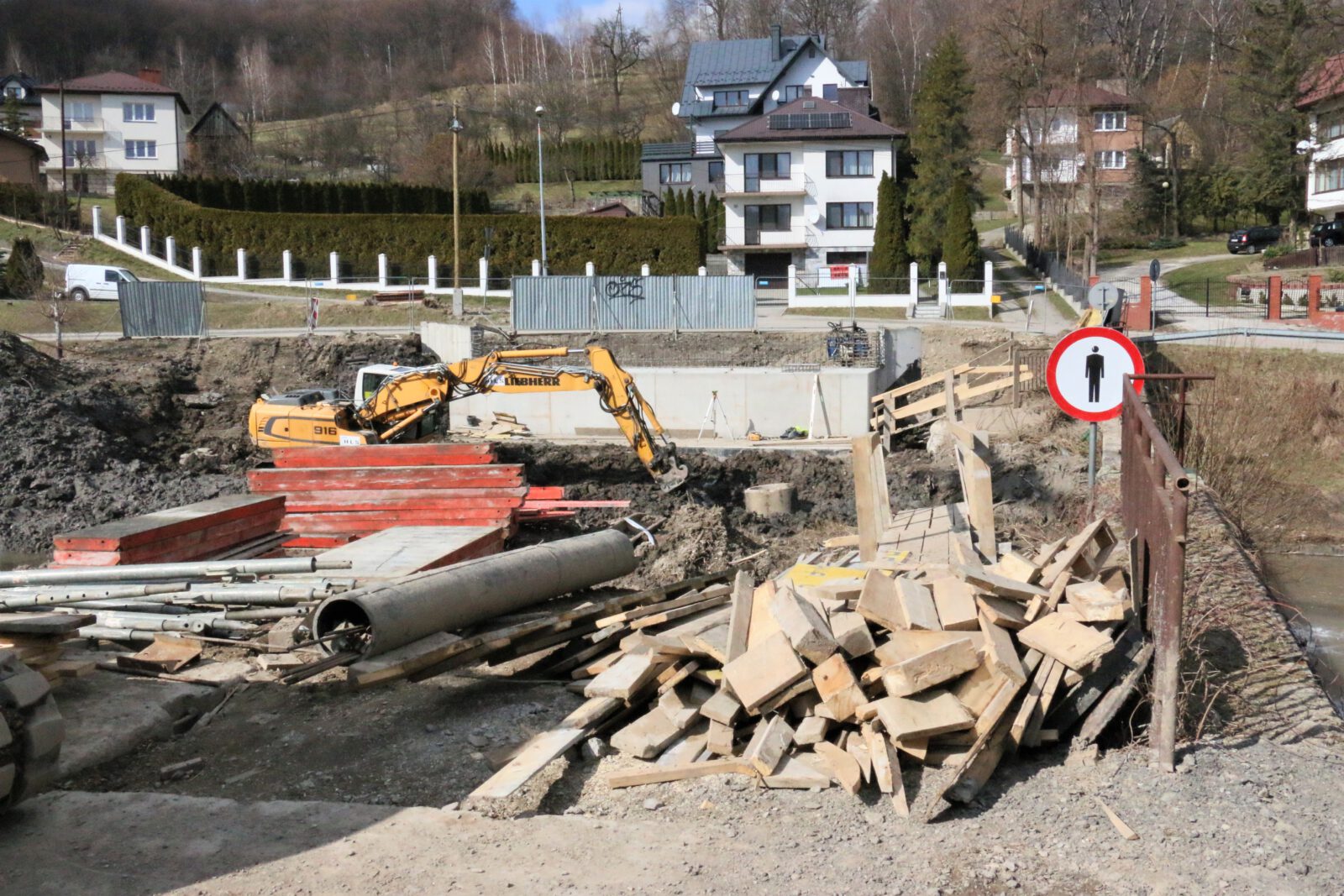 Limanowa, budowa mostu