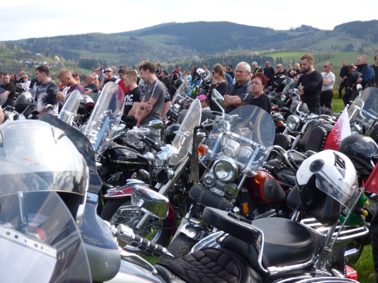 Motocykliści, szerokości i spokoju! Rekordowe otwarcie sezonu motocyklowego 2023