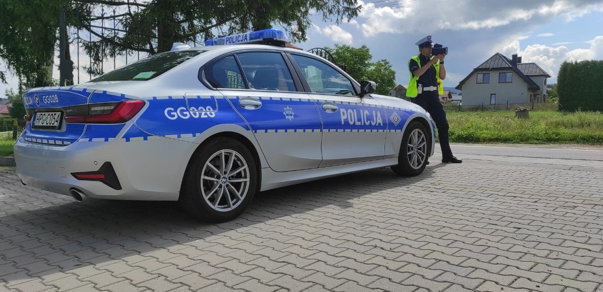 Policja, policjanci, kontrola, majówka na Sądecczyźnie