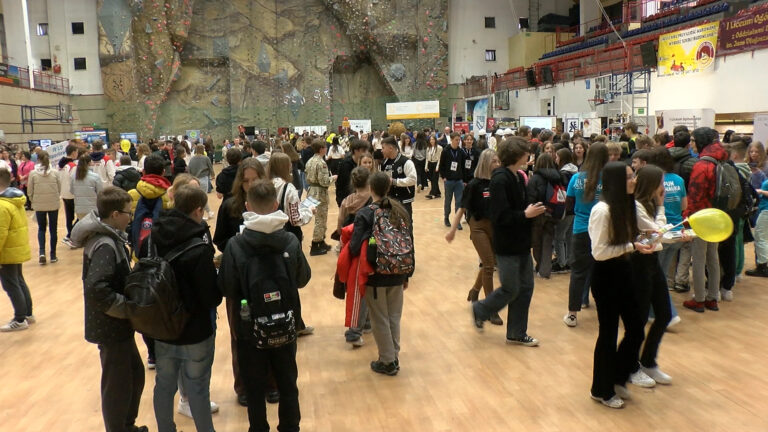 Tłumy ósmoklasistów na Sądeckich Targach Edukacyjnych