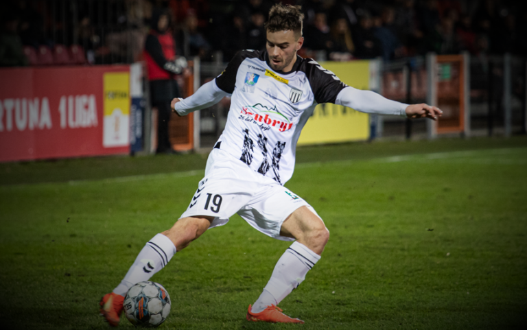 Roszady kadrowe pewne. Dziś wyjazdowe starcie Sandecji z Chrobrym Głogów (zapowiedź)