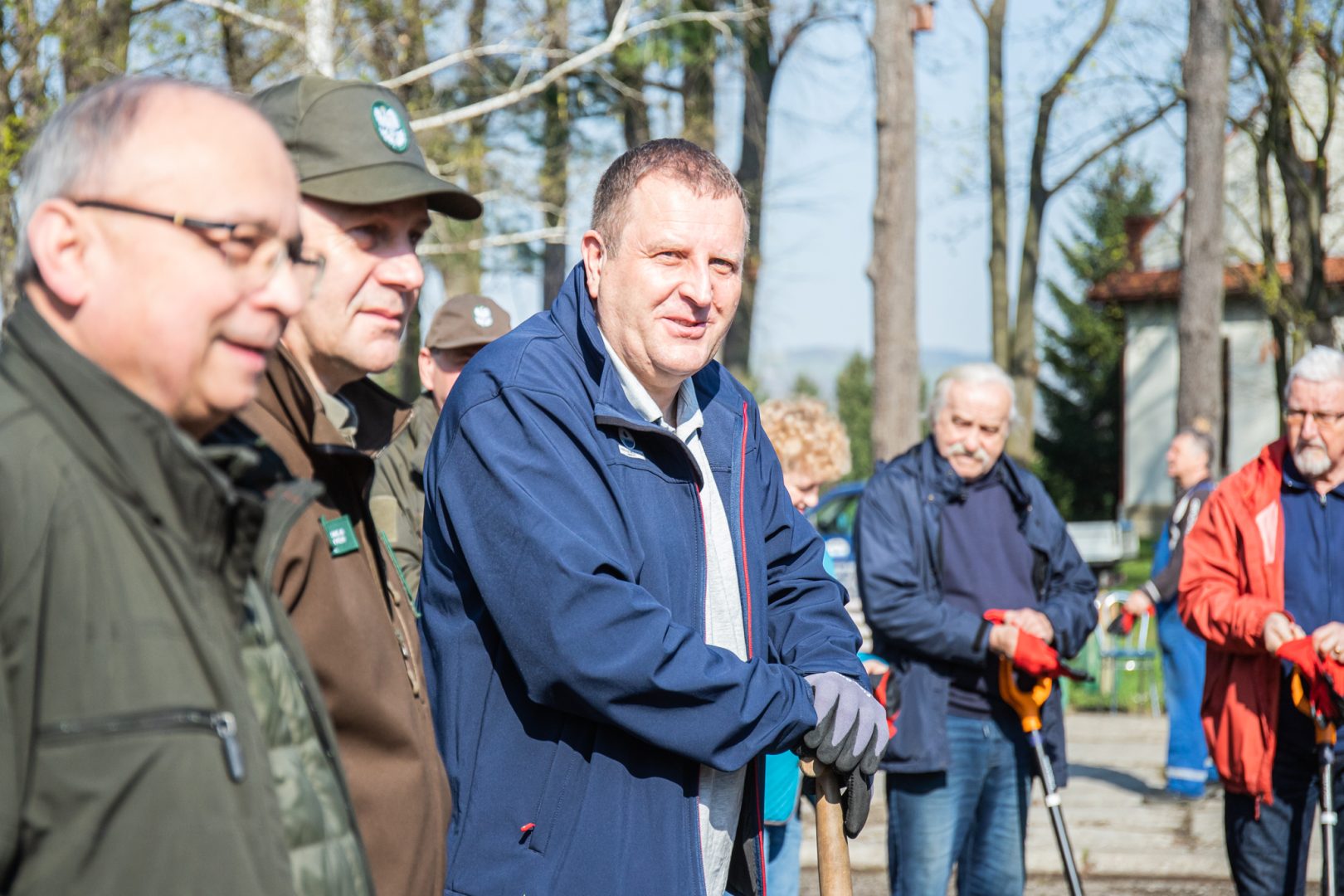 Świniarsko, Sądeckie Wodociągi, sadzenie drzew