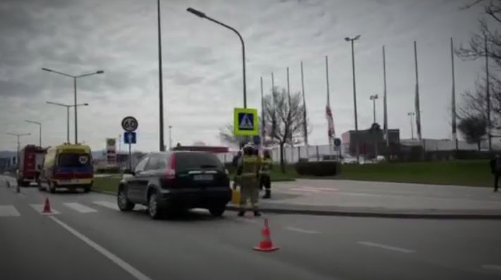 Nowy Sącz. Zderzenie pojazdów osobowych na Alejach Piłsudskiego [FILM]