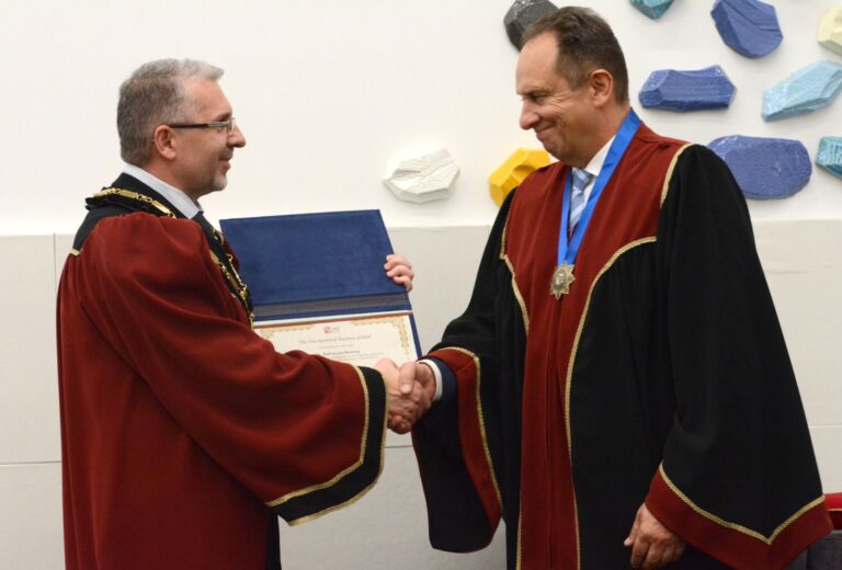 Doktor Honoris Causa dla Andrzeja Guta Mostowego