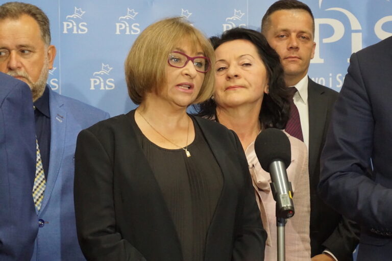 Posłanka Barbara Bartuś przeprosiła za słowa o in vitro, ale… „Kocham wszystkie dzieci”