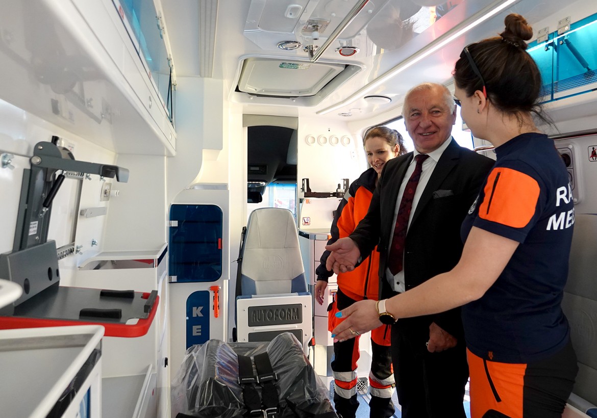nowe karetki w Sądeckim Pogotowiu Ratunkowym