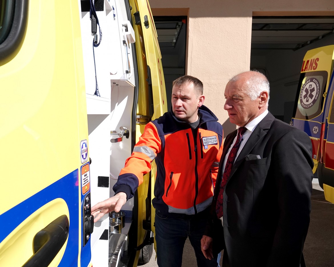 nowe karetki w Sądeckim Pogotowiu Ratunkowym