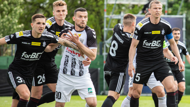 Sandecja pokonała ŁKS Łódź. Spadek „Biało-czarnych” odroczony [ZOBACZ BRAMKĘ Z MECZU]