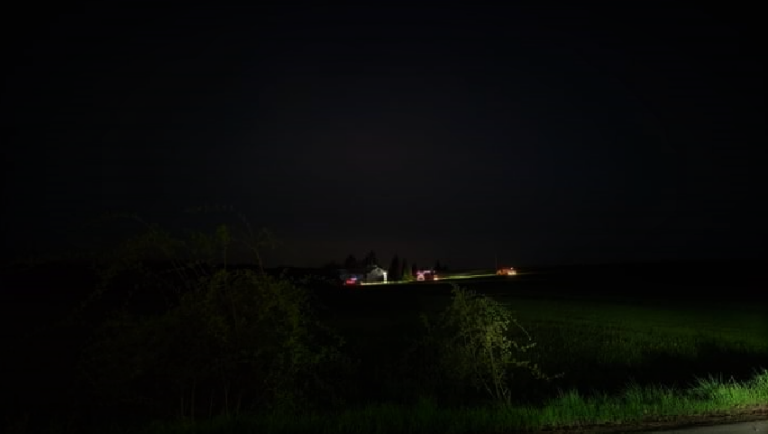 Staszkówka. Nocne poszukiwania i próba samobójcza. „Wszedł na słup wysokiego napięcia”