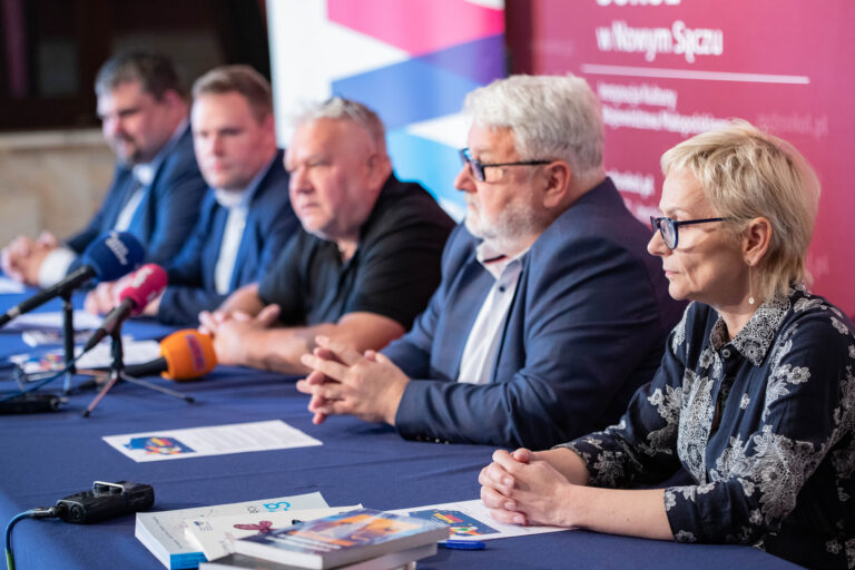 MCK Sokół ogłasza konkurs plastyczny. Nagrodą jest lot widokowy nad Sądecczyzną