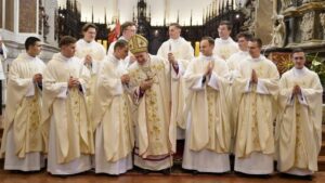 nowi kapłani w parafiach