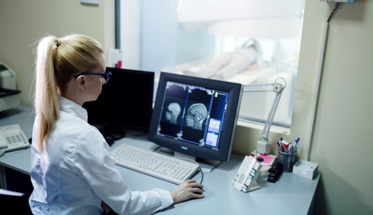 Dramatycznie długie kolejki do diagnostyki. Rak nie czeka. Pacjenci – przeciwnie
