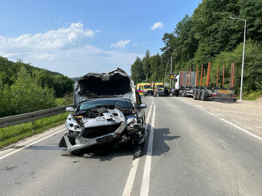 DK28, wypadek, zderzenie czołowe