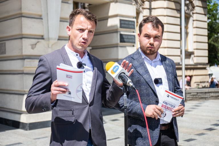 Konfederacja w Nowym Sączu: idziemy, aby przewrócić stolik Kaczyńskiemu i Tuskowi. Nie będziemy przy nim siedzieć