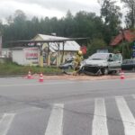Korzenna, samochód na moście