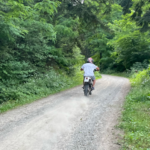 Rdziostów, gmina chełmiec, motocyklista w lesie