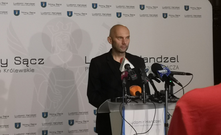 Artur Bochenek: „Wyrażam zaniepokojenie, że stadion nie jest zrealizowany w terminie”