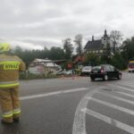 Korzenna, samochód na moście