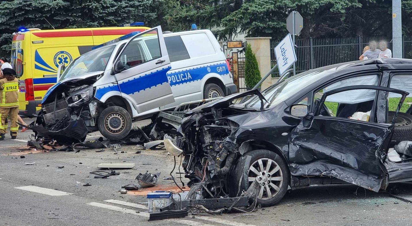 Policyjny radiowóz, wypadek, Szymbark