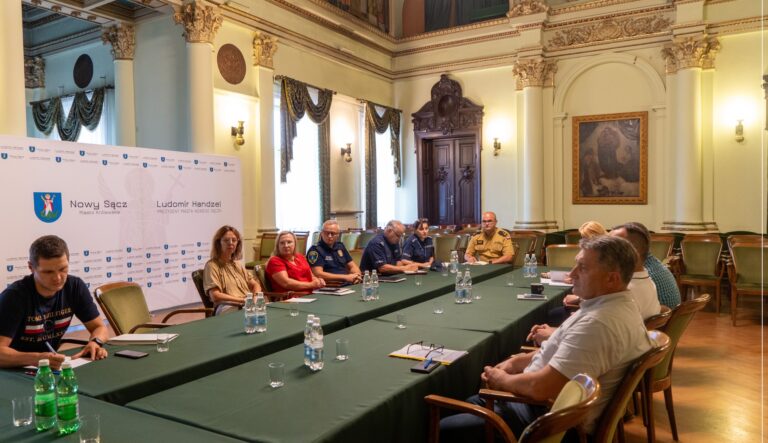 Obecnie w Nowym Sączu nie ma zagrożenia związanego z Legionellą. Podjęto działania profilaktyczne w placówkach miejskich