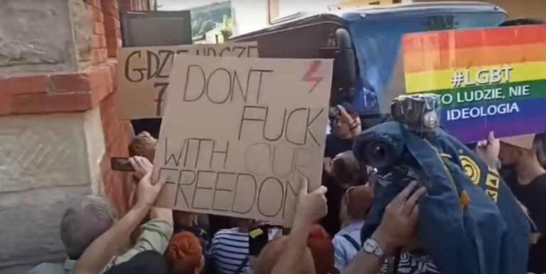 Czas pogardy. Polityczni barbarzyńcy i ich festiwal win