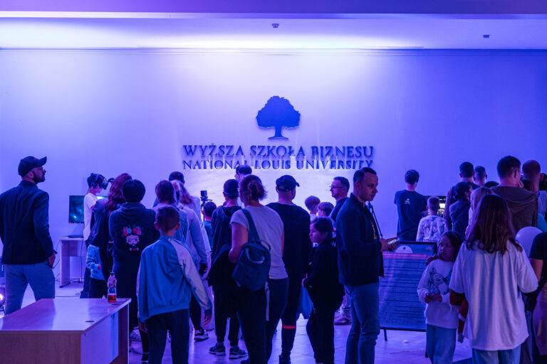 Chcesz inwestować? To WSB-NLU zainwestuje w ciebie. Studencie, dołącz do Klubu Inwestycyjnego