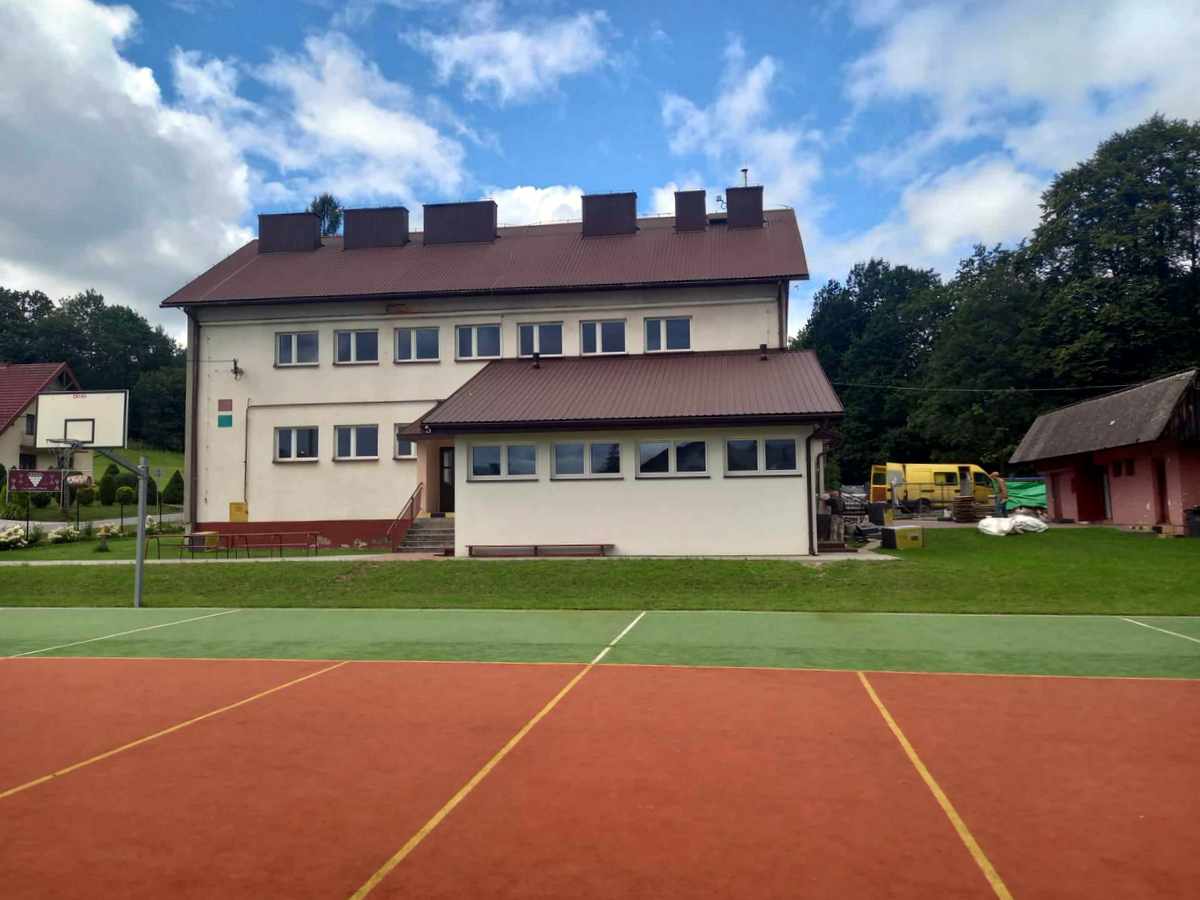 Szkoła Podstawowa w Stańkowej ma docieplony budynek