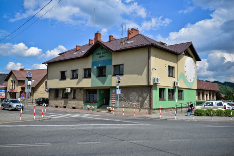 Analiza strategii rozwoju i bieżących budżetów gminy Łącko