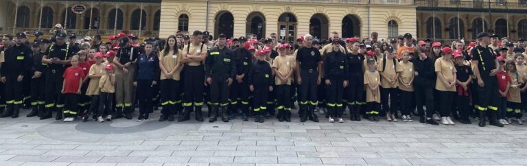 Krynica-Zdrój. Ponad tysiąc strażaków – młodzieżowców gościło na Sądecczyźnie [ZDJĘCIA, FILM]