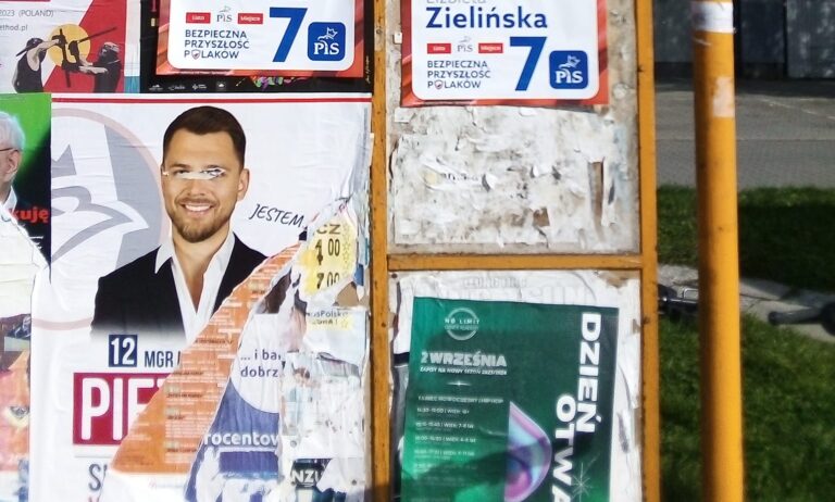 Kilka zgłoszeń dotyczących zniszczenia banerów. Sprawcom grozi do 5 lat więzienia