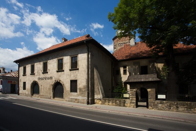 To już koniec muzeum w Domu Gotyckim. Zabytek wraca we władanie kościoła