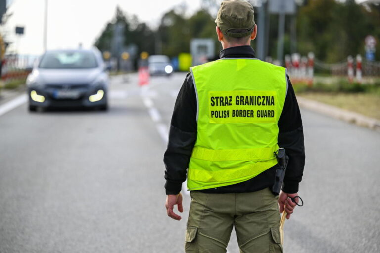 Rząd przedłuży kontrole na granicy ze Słowacją o następne 20 dni – do 2 listopada