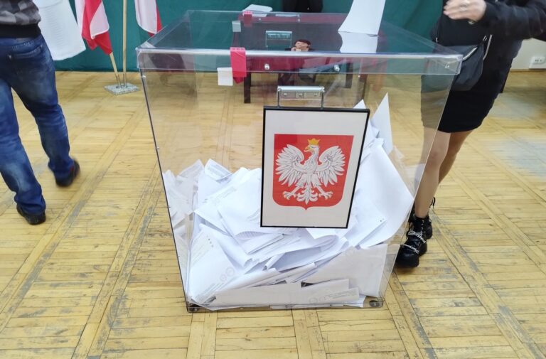 Do godziny 12 najwyższa frekwencja wyborcza w okręgu nr 14