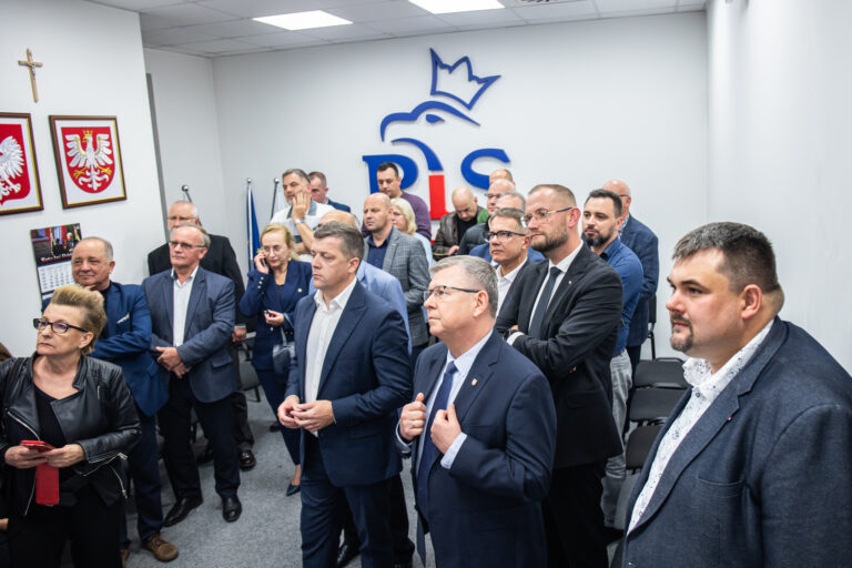 PiS z ogromną przewagą w regionie i okręgu (Wyniki cząstkowe i całościowe)