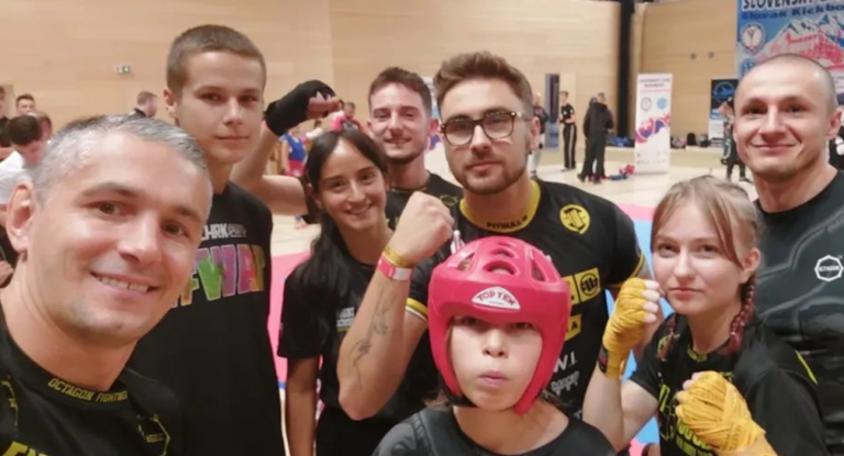 Sądecki kickboxing ma przyszłość. Oni sięgnęli po medale w Bardejowie [ZDJĘCIA]