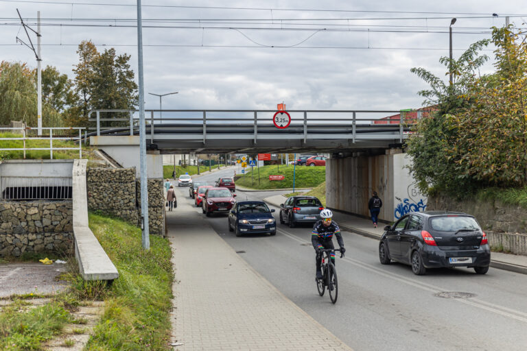 Nowy Sącz. Od dziś zamknięta ulica Kolejowa w okolicy wiaduktu i rewolucja w rozkładzie jazdy MPK