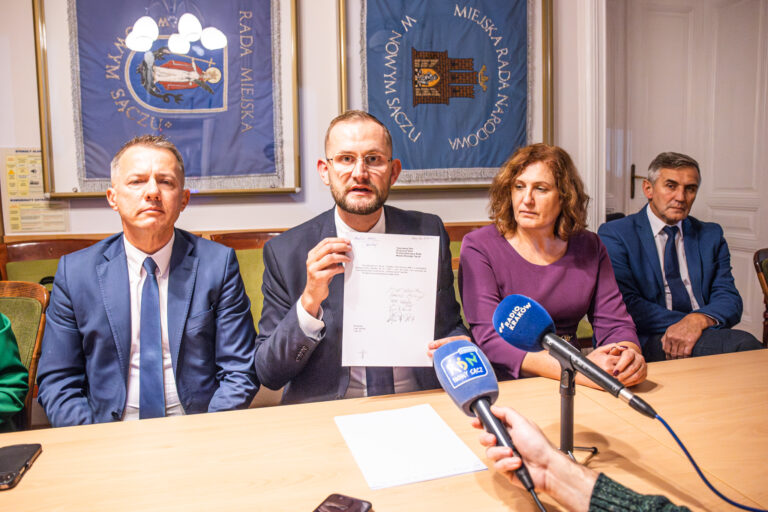 Radni PiS: Blackbird – grzechem pierworodnym. Prezydent jest tylko pozytywną twarzą inwestycji. Kiedy są problemy – ucieka