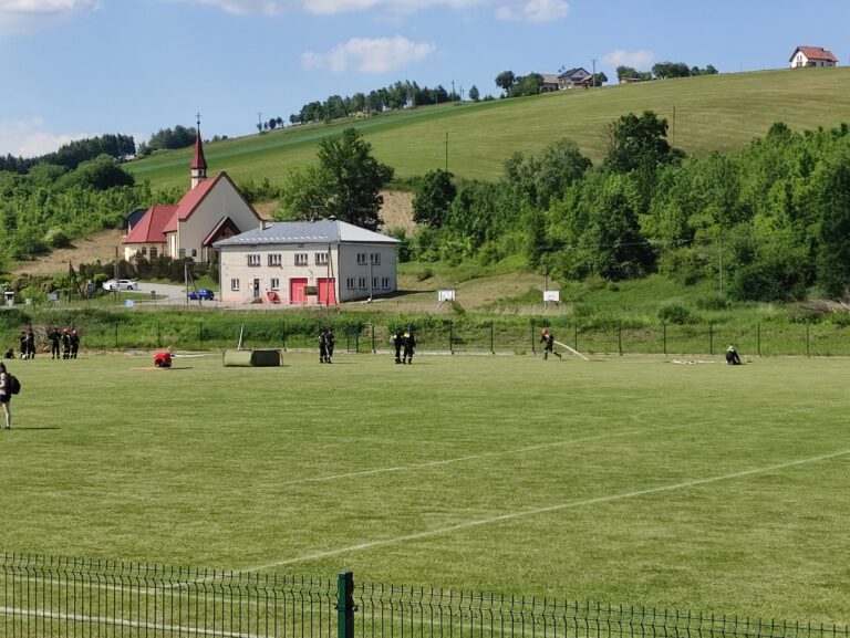 Wojnarowa. Stadion kupiło wojsko. Powstanie nowy