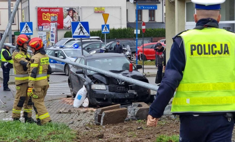 „To cud, że nikt nie zginął”. Co wydarzyło się dziś na skrzyżowaniu w Gorlicach? [ZDJĘCIA]