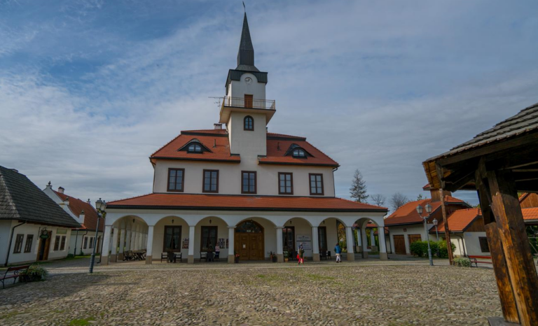 Gościniec Galicyjski zakończył działalność. Co dalej z usługami na terenie Miasteczka?