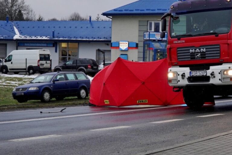 DK28. Nie żyje 50-letni pieszy. Sprawca uciekł