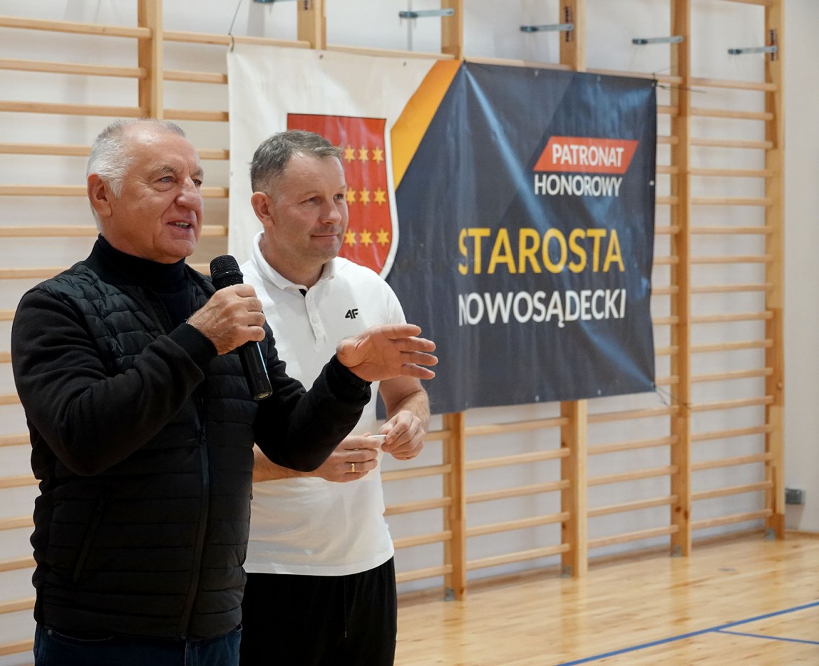 Halowy Turniej Samorządowców i Służb Mundurowych o Puchar Starosty Nowosądeckiego