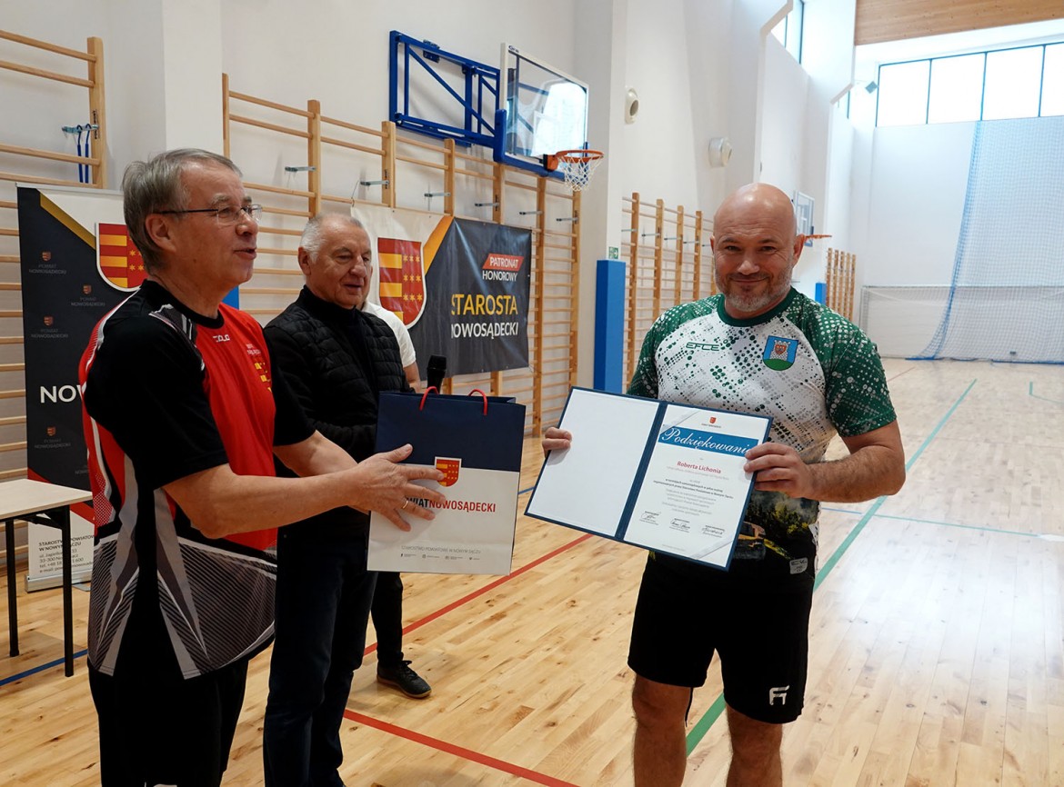 Halowy Turniej Samorządowców i Służb Mundurowych o Puchar Starosty Nowosądeckiego