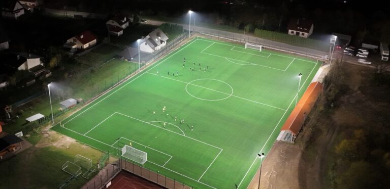 Oto nowy obiekt piłkarski w Łącku. Koszt inwestycji wyniósł ponad 3 mln złotych [ZDJĘCIA]