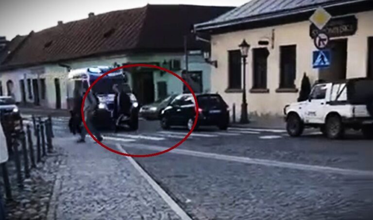 Stary Sącz. Ułamki sekund od tragedii. Przebiegli przez pasy przed karetką [FILM]