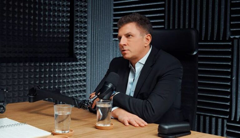 Mateusz Borek o swoich studiach w Nowym Sączu. „Sporo imprezowałem, opuszczałem zajęcia”