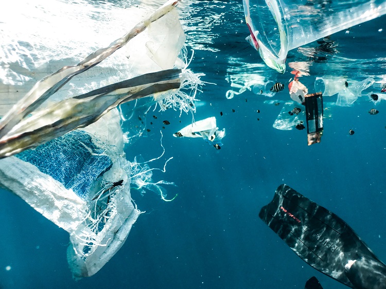 Czy zagraża nam mikroplastik? Raport SodaStream