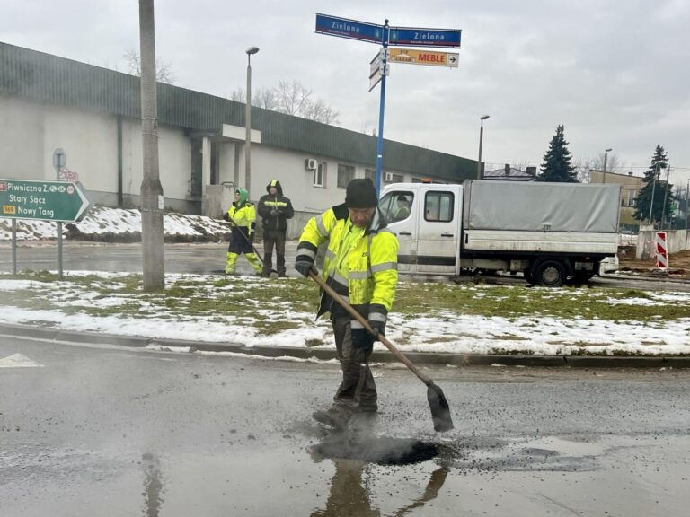 Nowy Sącz na tropie drogowych dziur. Można je zgłaszać mailowo