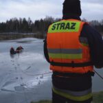 ćwiczenia na lodzie, strażacy
